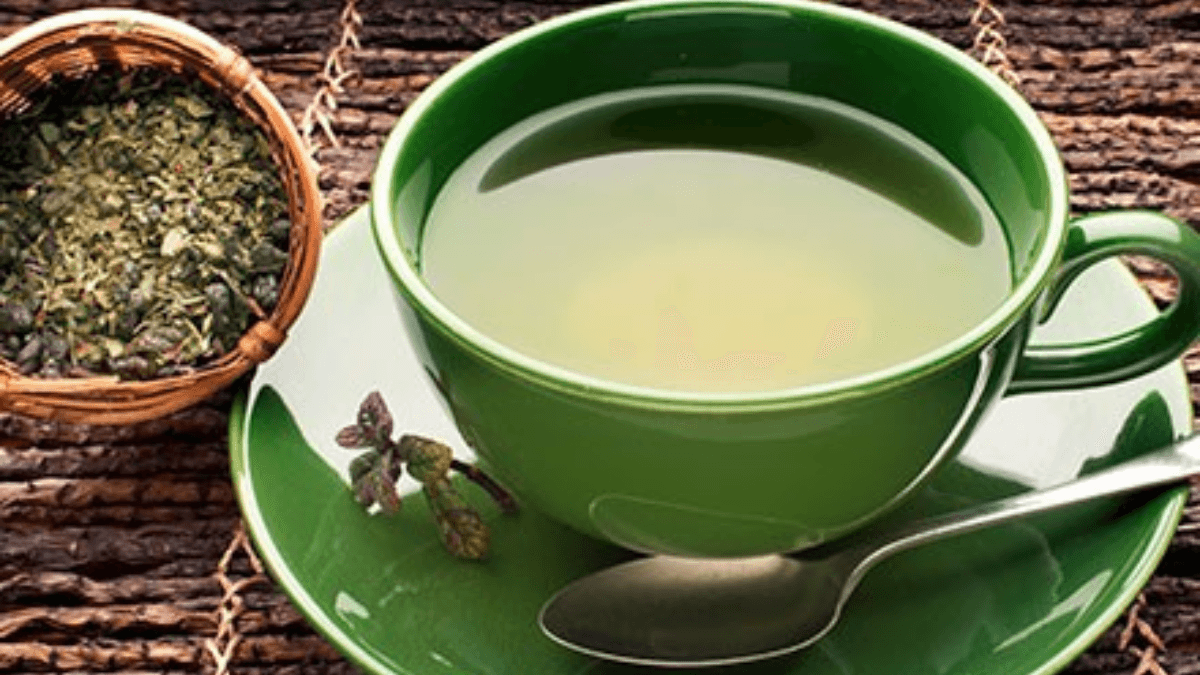 Does green tea have any nutritional value?